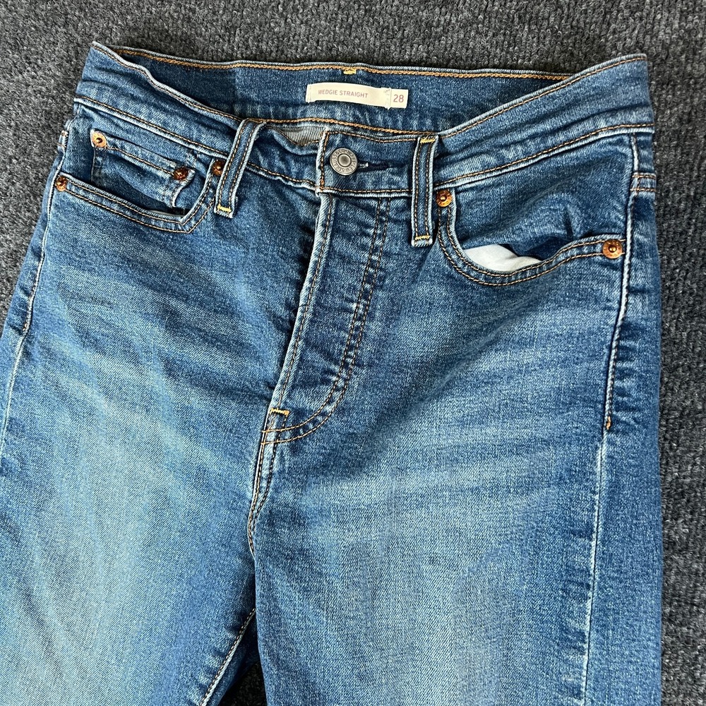 Levi's Jeans Womens 28x26.5 Blue Denim Mid Rise Wedgie Straight Leg Button Fly